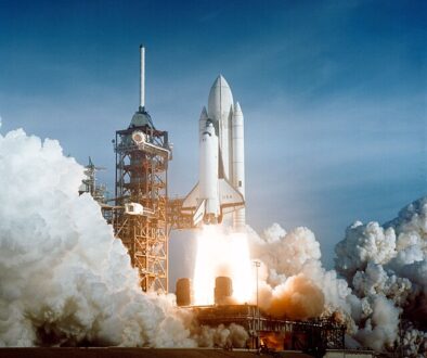 Space_Shuttle_Columbia_launching